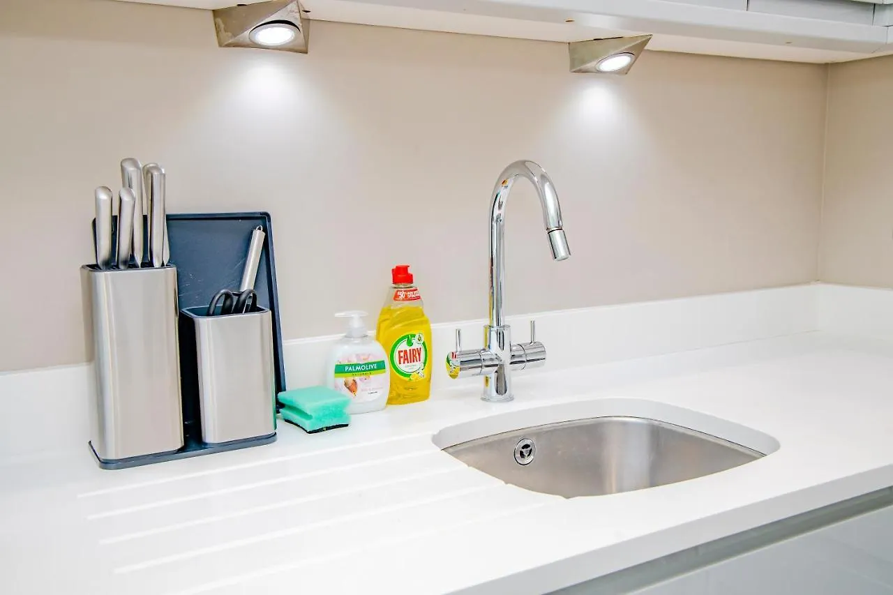 Apartment Flash Sales Offer - Any Week Day No Minimum Night Restrictions Brighton City Centre 1 Bedroom Flat Bn1Gre17 United Kingdom