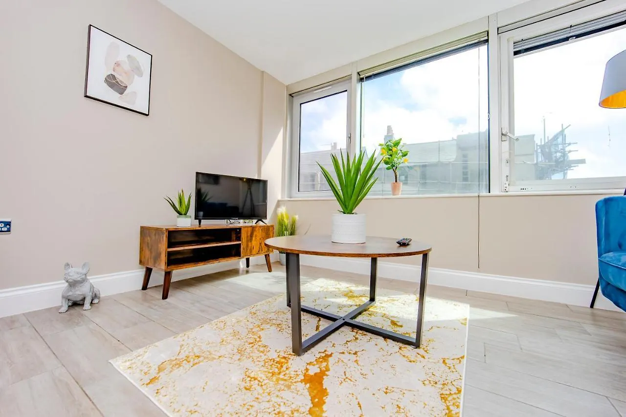 Flash Sales Offer - Any Week Day No Minimum Night Restrictions Brighton City Centre 1 Bedroom Flat Bn1Gre17 0*,  United Kingdom